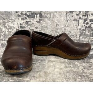 Dansko Womens 39 Professional Clogs Solid Brown Comfort Nurse Career Leather